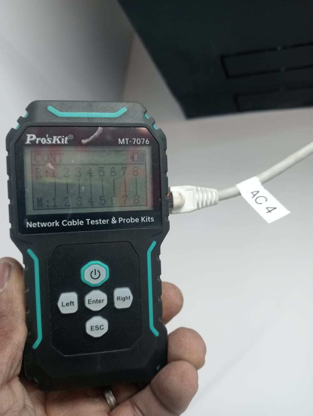 Testing a labelled network cable during installation